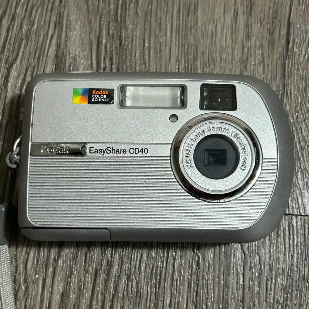 Kodak Digital Camera Silver EasyShare CD40 4.0MP Vintage Point and Shoot